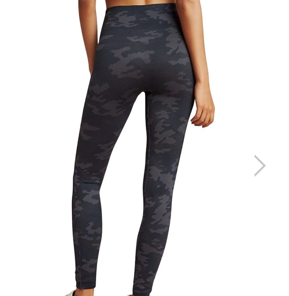 SPANX Look At Me Now Seamless Leggings Camo Print